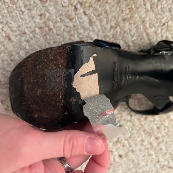 YSL TRIBUTE PLATFORM SANDALS IN PATENT LEATHER - Picture 8 of 10